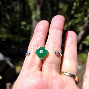 8k clover cut Emerald & Topaz dual finger ring adjustable size8